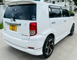 Toyota Corolla Rumion Hatchback 1.5 FWD 2009 White