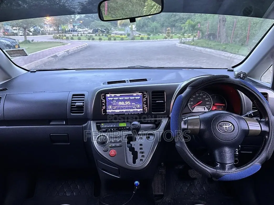 Toyota Wish 2005 Gray
