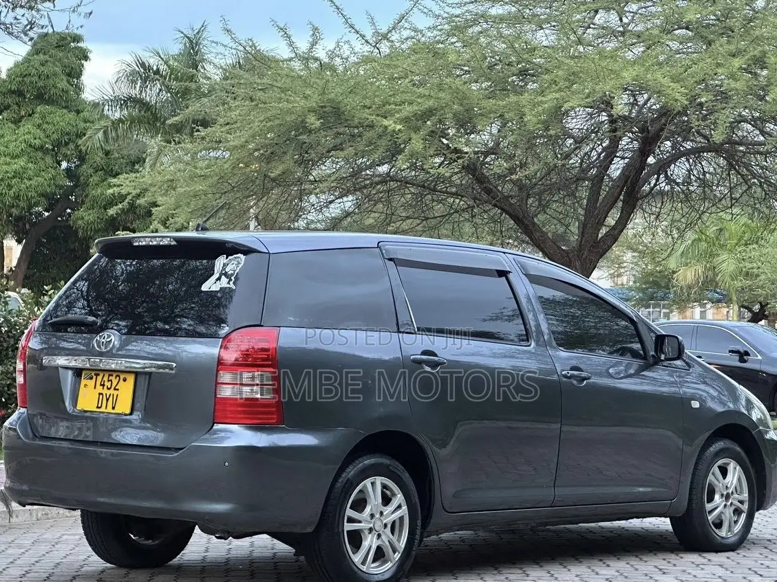 Toyota Wish 2005 Gray