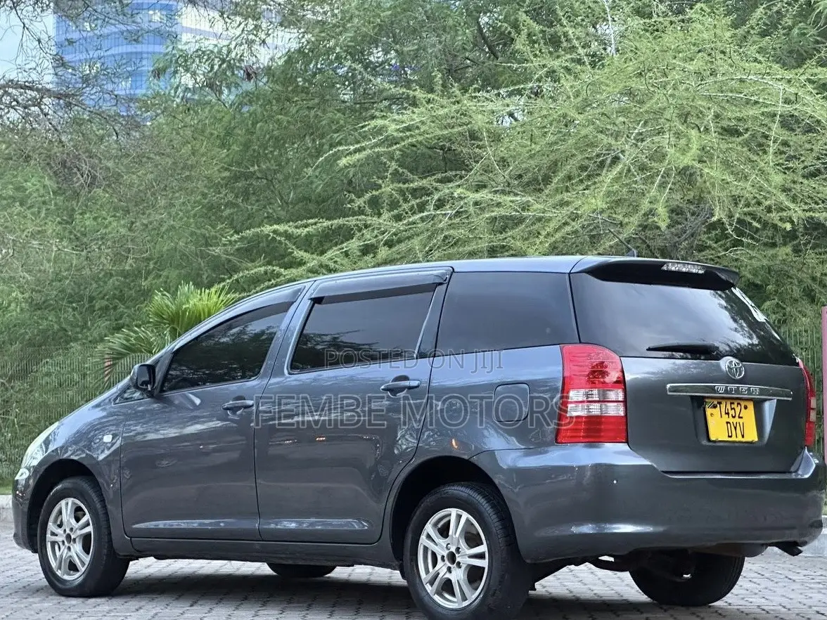Toyota Wish 2005 Gray