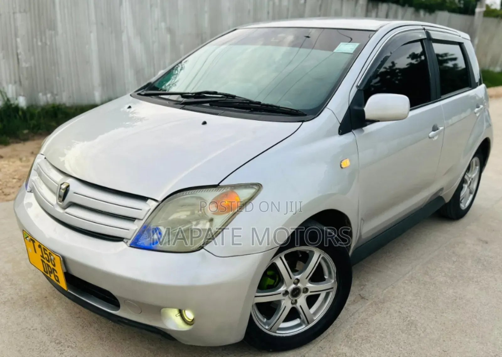 Toyota IST 2005 Silver