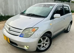 Toyota IST 2005 Silver