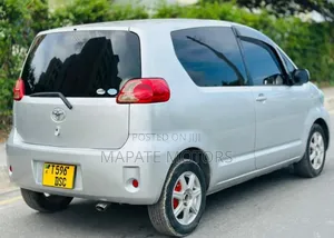 Toyota Porte 1.3 FWD 2006 Silver