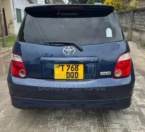 Toyota IST 2005 Blue