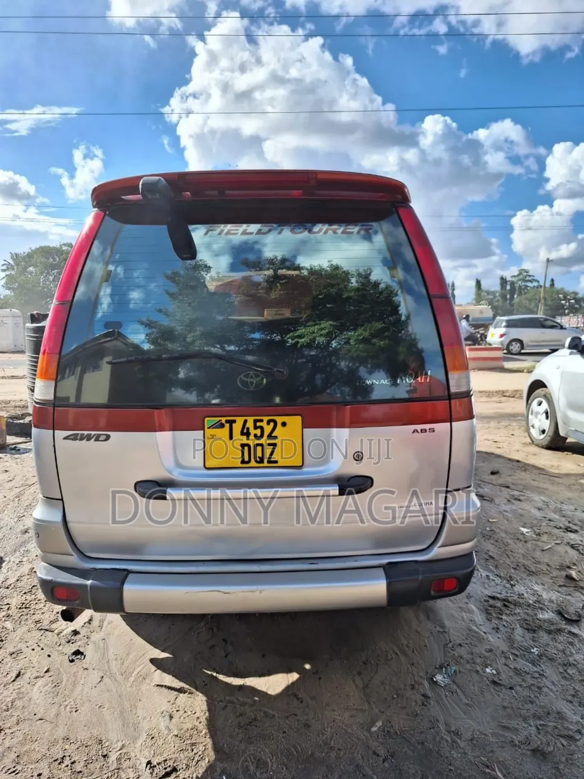 Toyota Noah 2.0 AWD (8 Seater) 2003 Red