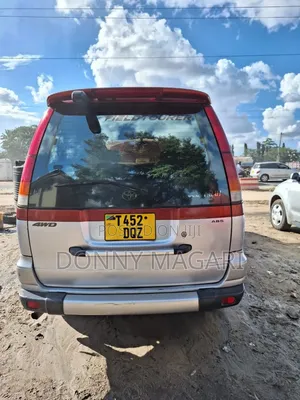 Toyota Noah 2.0 AWD (8 Seater) 2003 Red