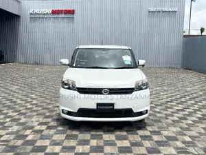 Toyota Corolla Rumion 2011 Pearl