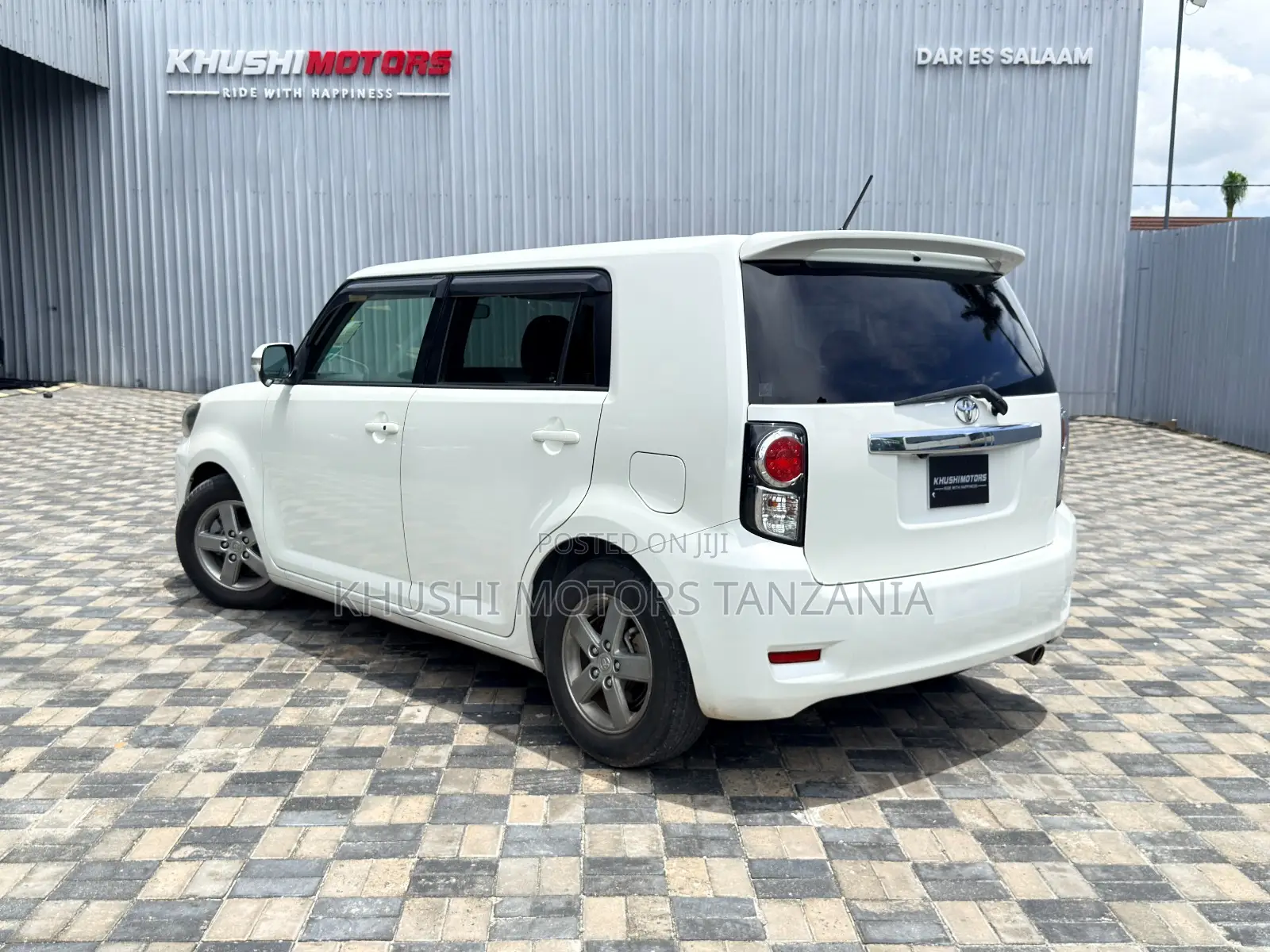 Toyota Corolla Rumion 2011 Pearl