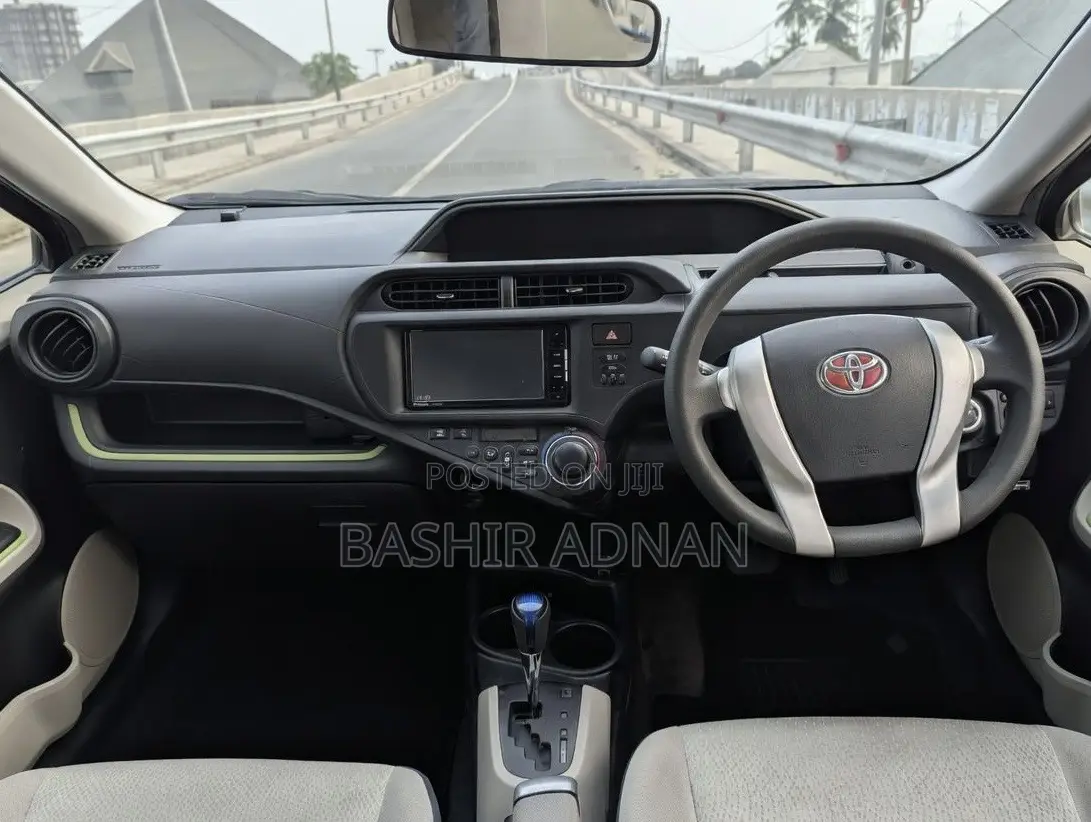 Toyota Aqua 2012 Gray