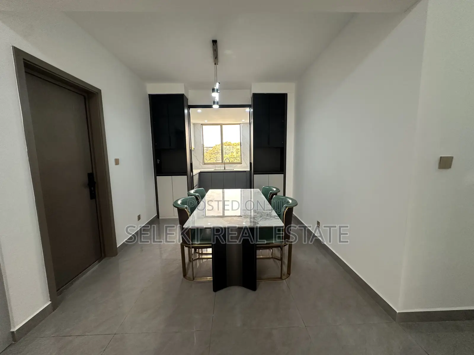 Furnished 3bdrm Apartment in Oyster Bay for sale