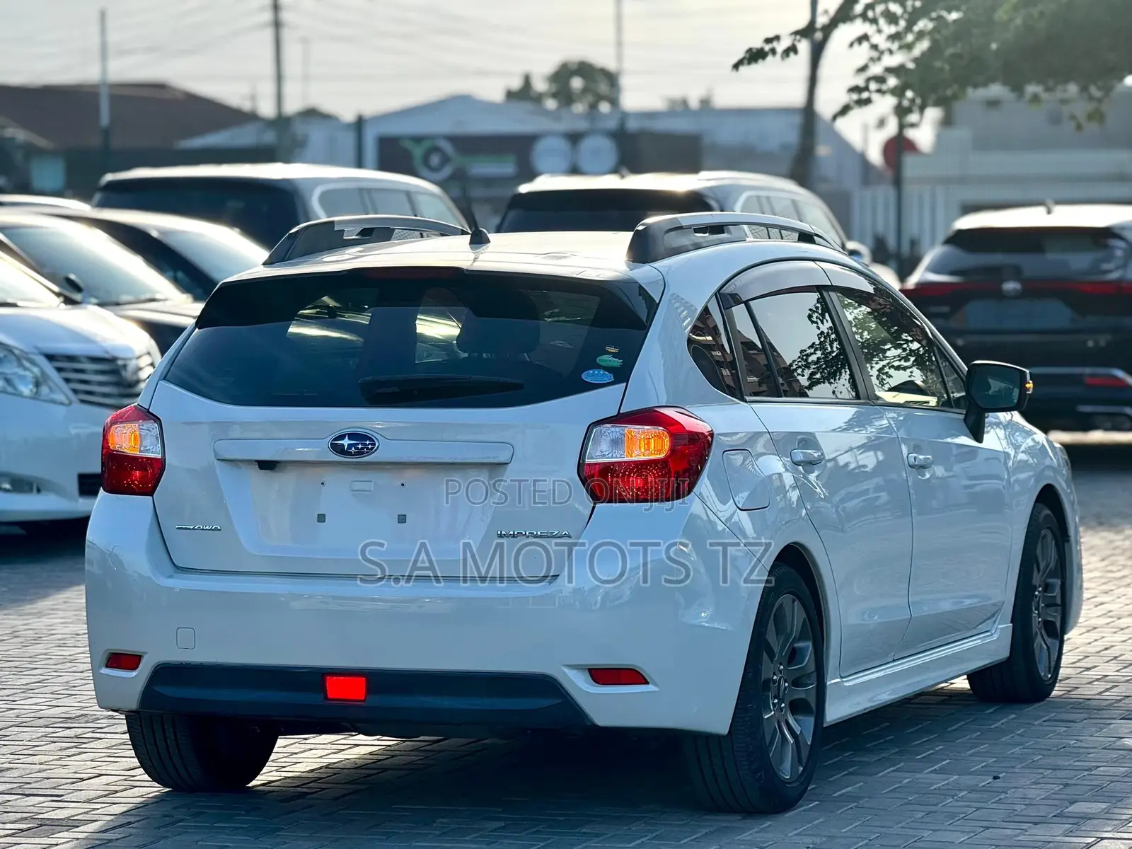 Subaru Impreza 2.0i Limited PZEV 4dr Hatchback AWD (2.0L 4cyl CVT) 2015