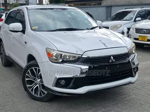 Mitsubishi RVR 2015 Off white