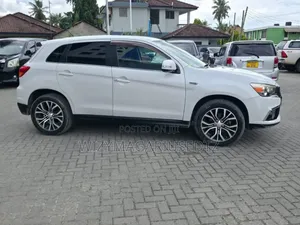 Mitsubishi RVR 2015 Off white