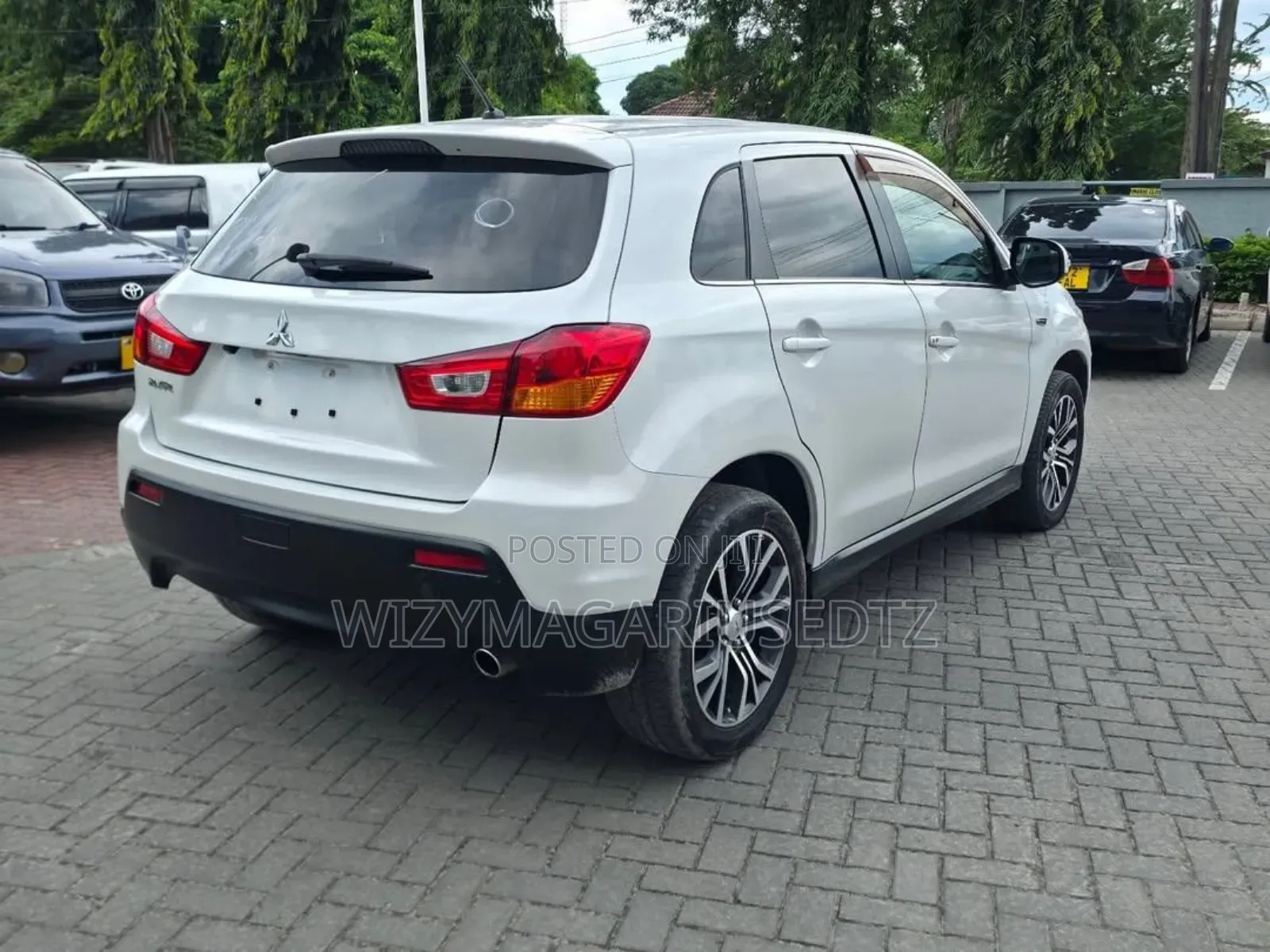 Mitsubishi RVR 2015 Off white