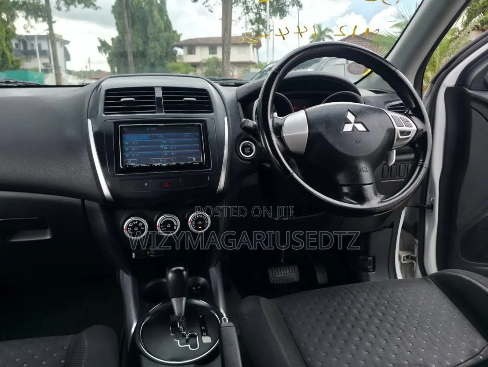 Mitsubishi RVR 2015 Off white
