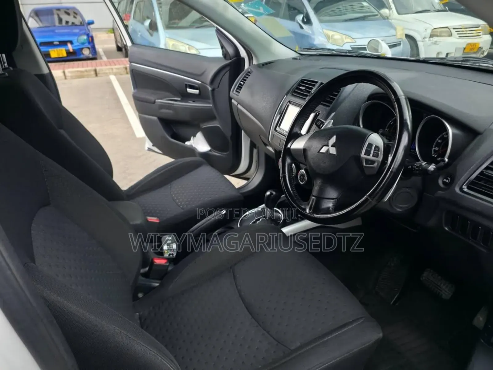 Mitsubishi RVR 2015 Off white