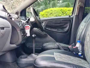 Toyota Vitz 2005 Silver