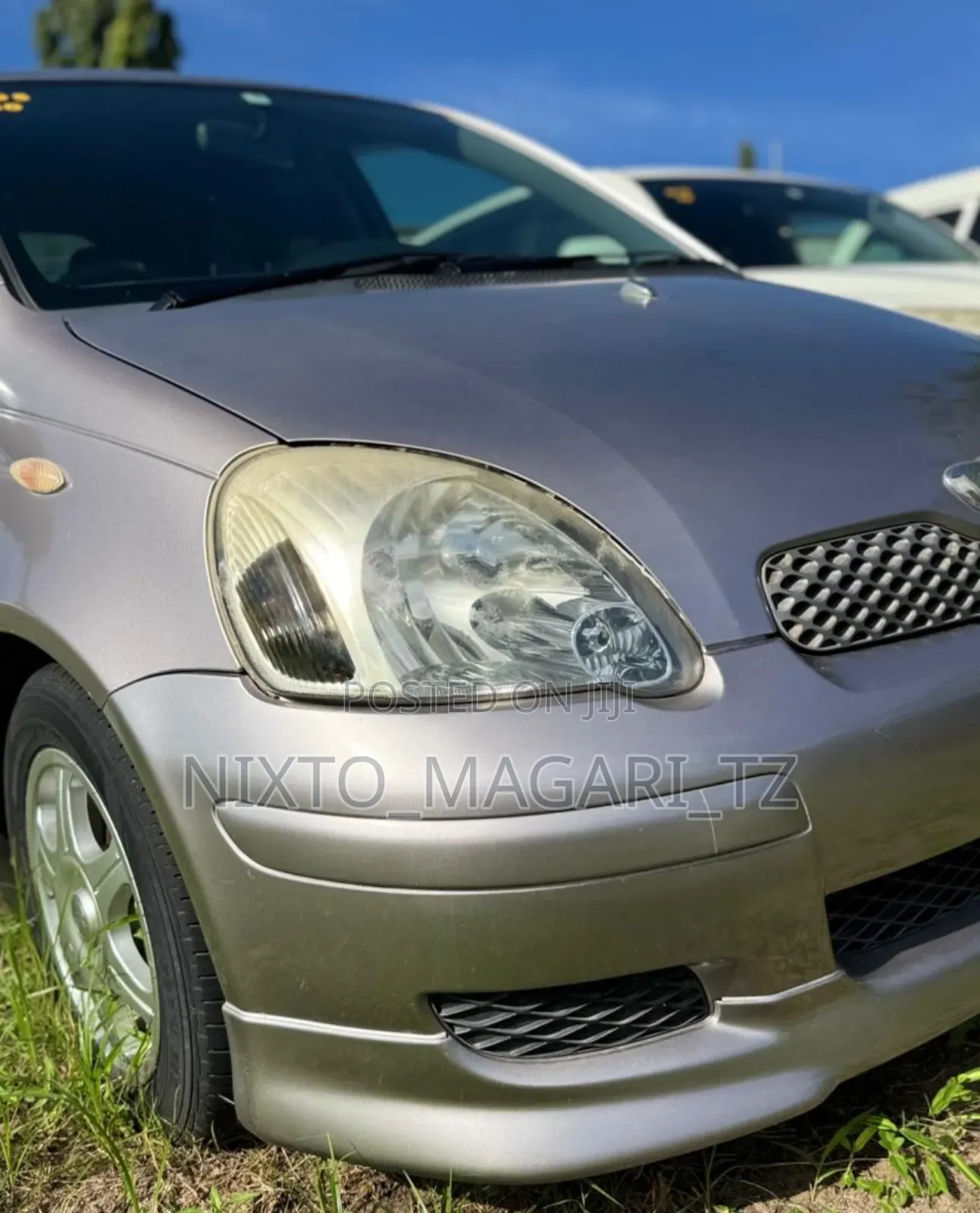Toyota Vitz 2005 Silver