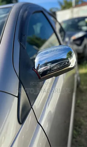 Toyota Vitz 2005 Silver