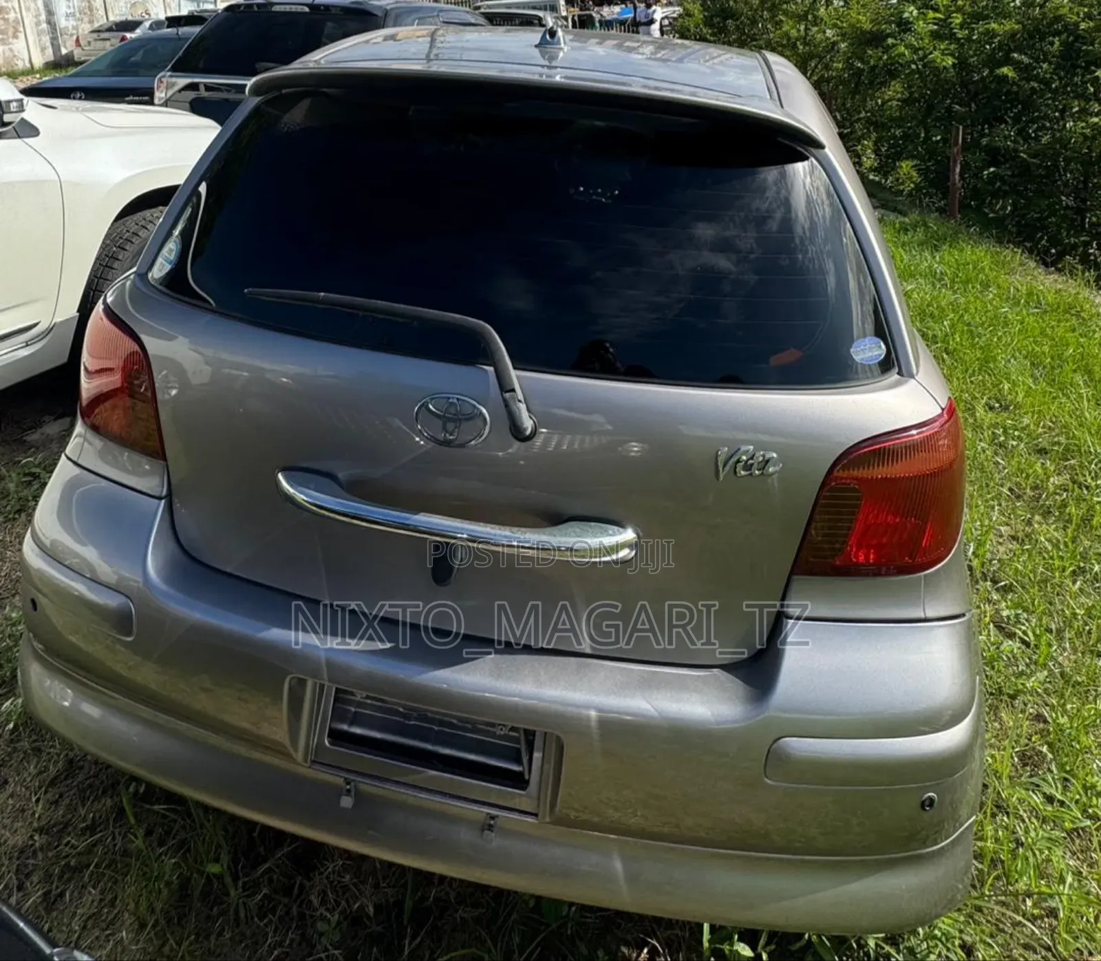 Toyota Vitz 2005 Silver