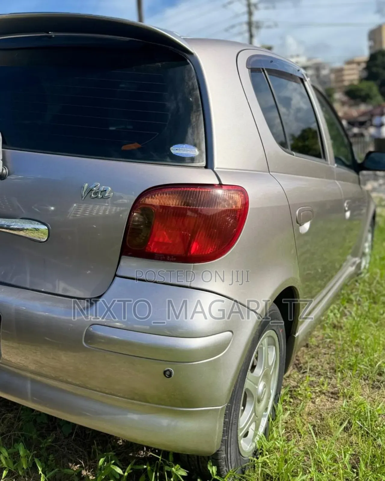 Toyota Vitz 2005 Silver