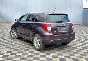 Toyota IST 2007 Purple