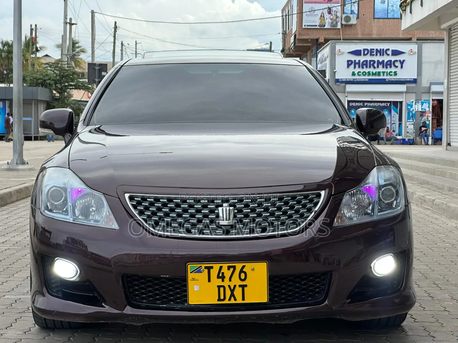 Toyota Crown 2009 Maroon
