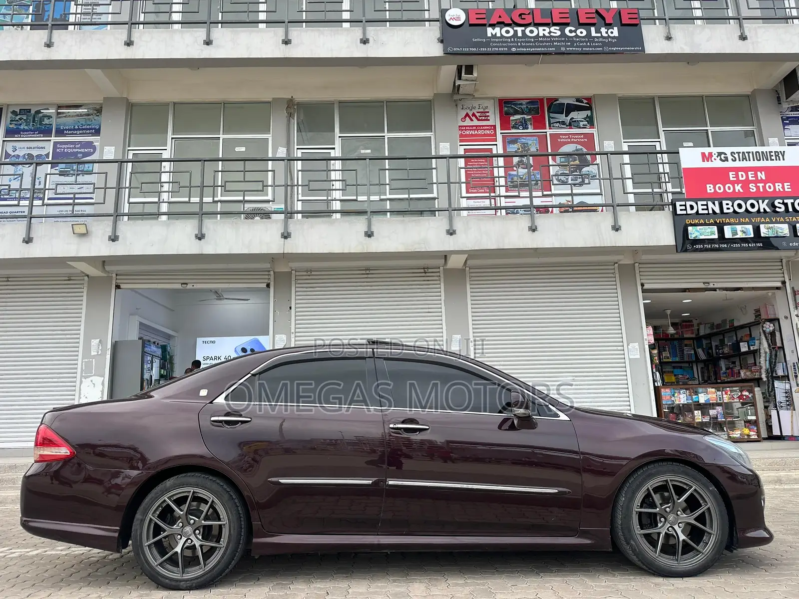 Toyota Crown 2009 Maroon