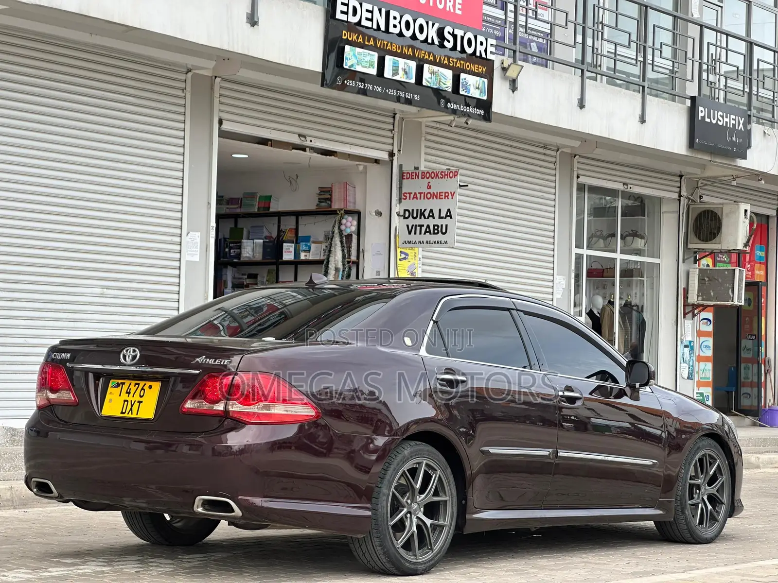 Toyota Crown 2009 Maroon