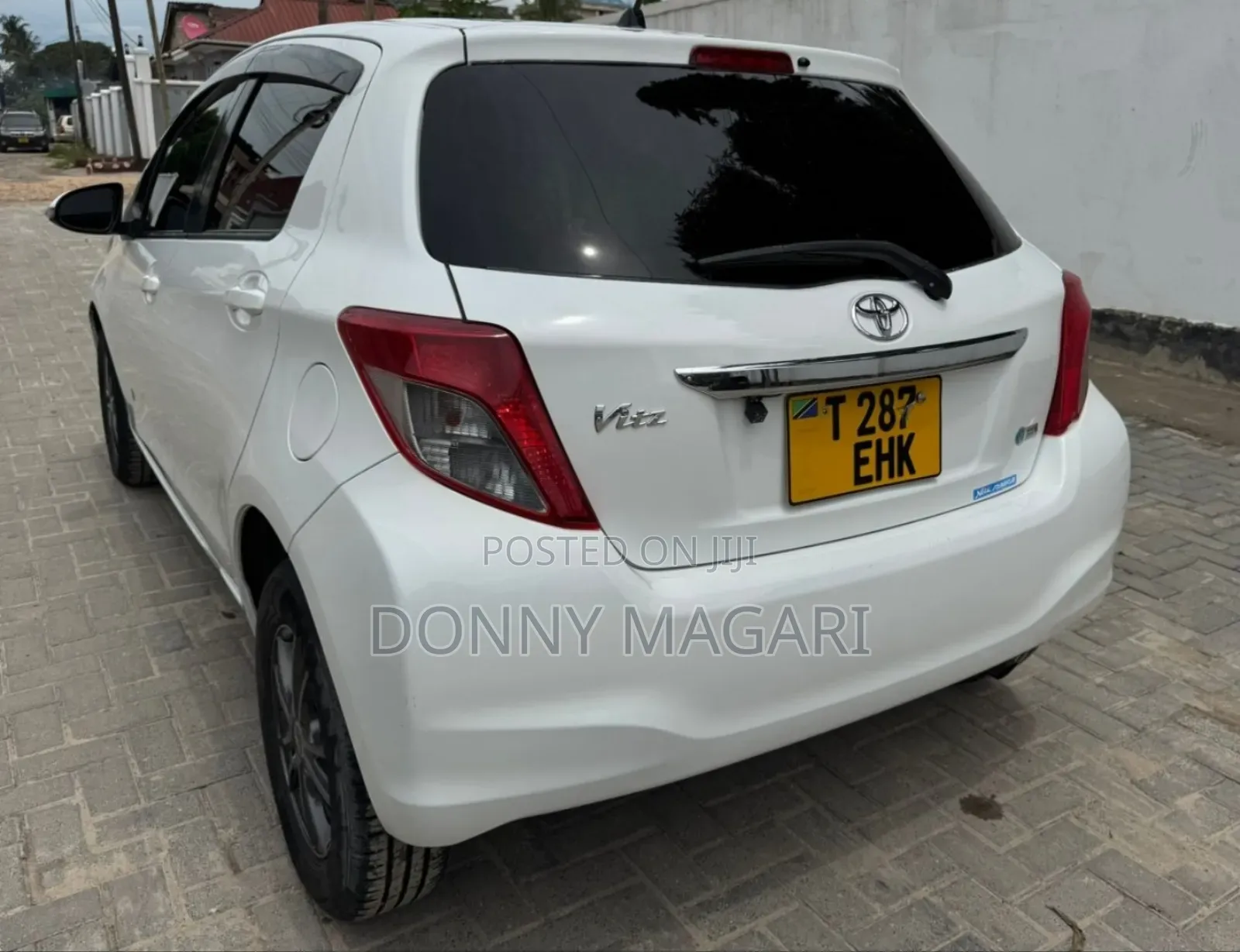 Toyota Vitz 2012 White