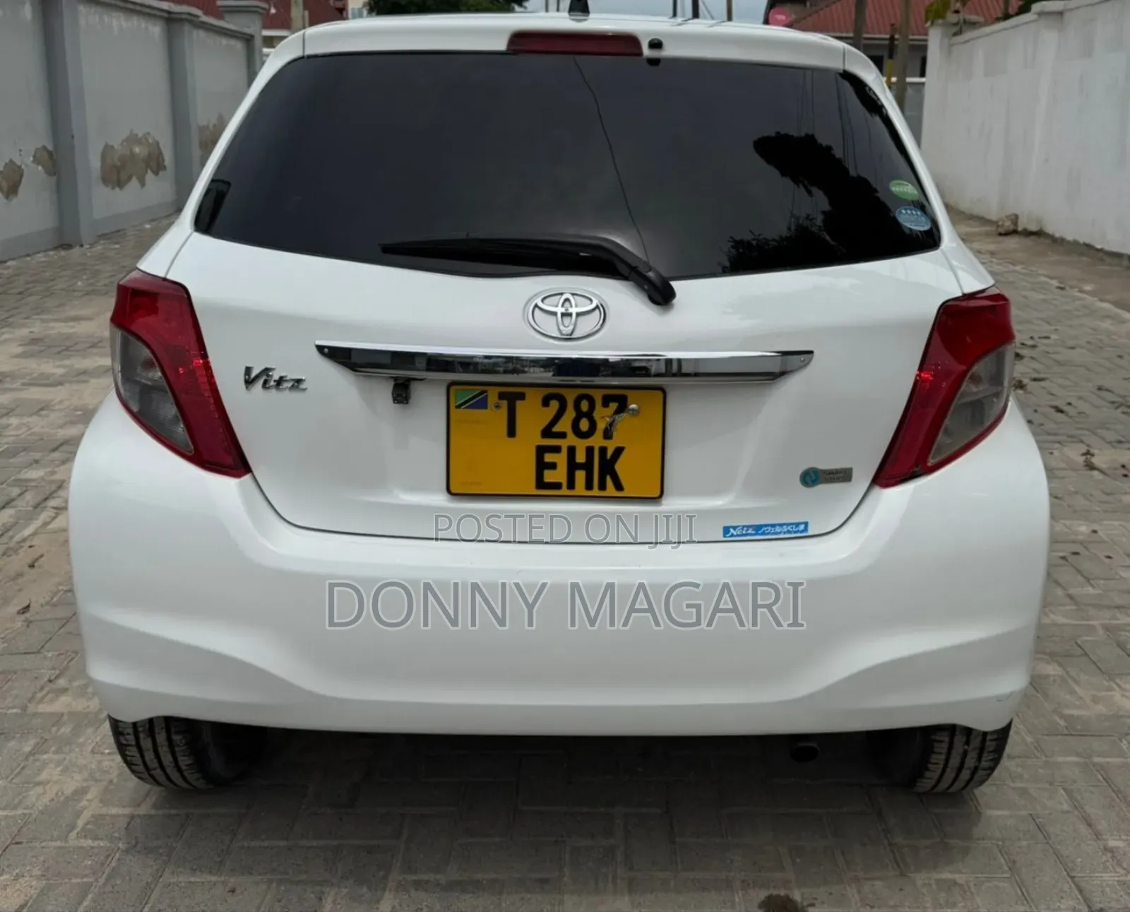 Toyota Vitz 2012 White