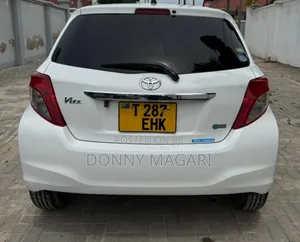 Toyota Vitz 2012 White
