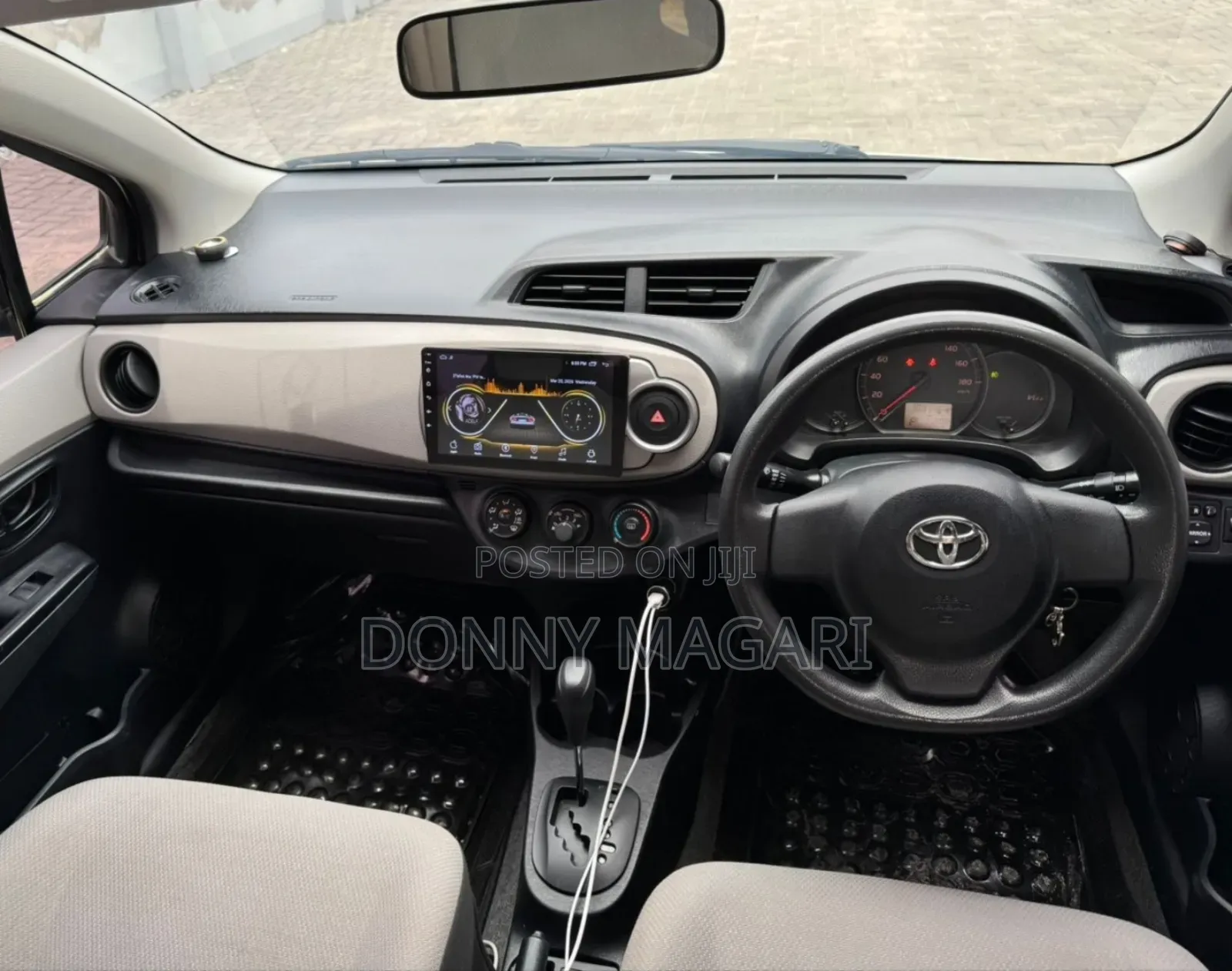 Toyota Vitz 2012 White
