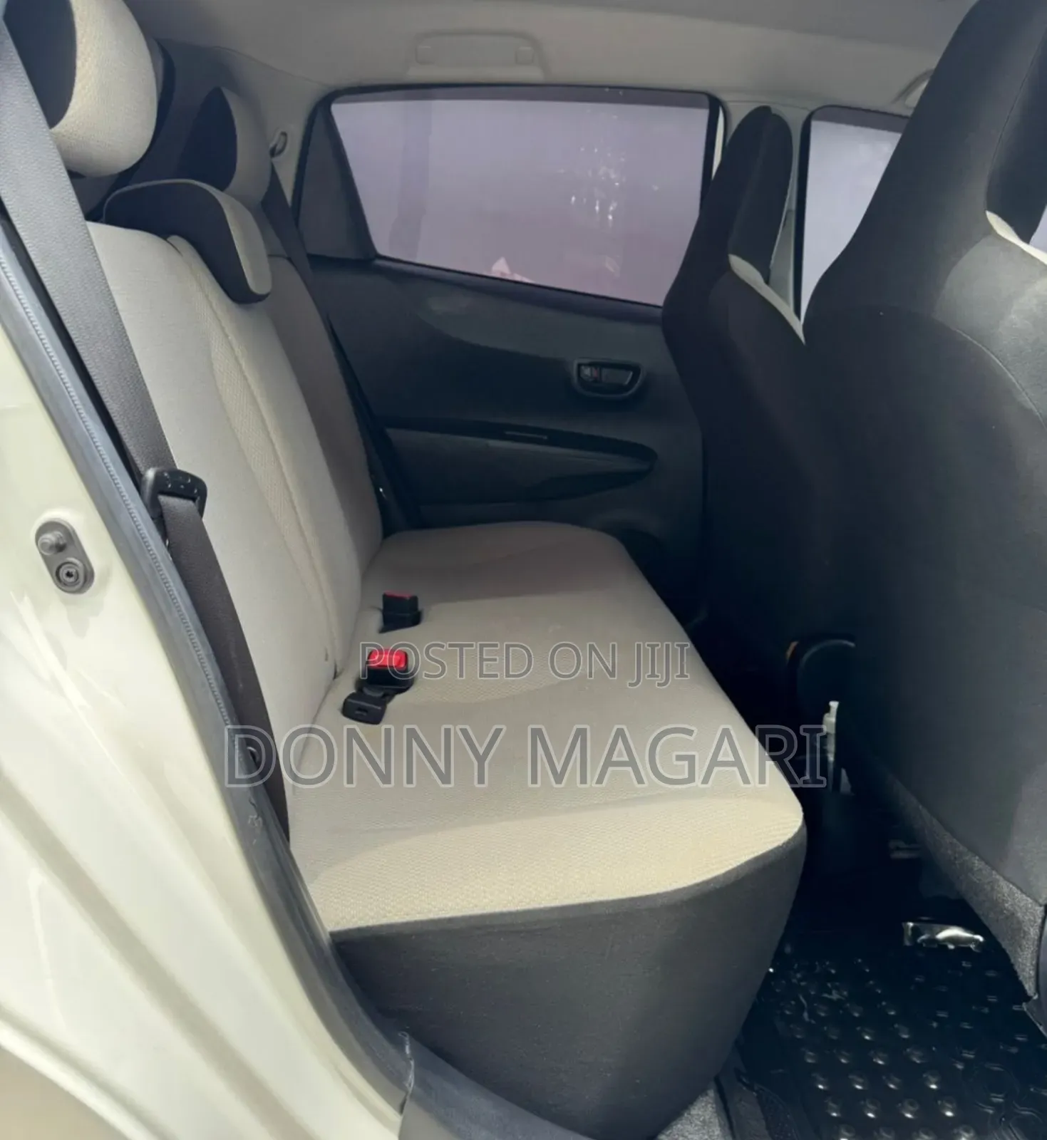 Toyota Vitz 2012 White