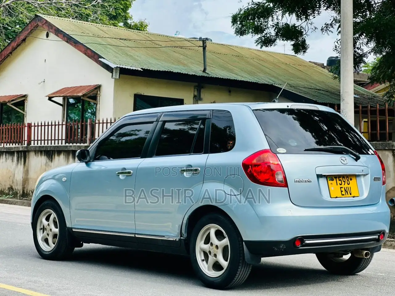 Mazda Verisa 2010 Blue