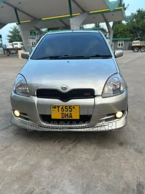 Toyota Vitz 2004 Silver