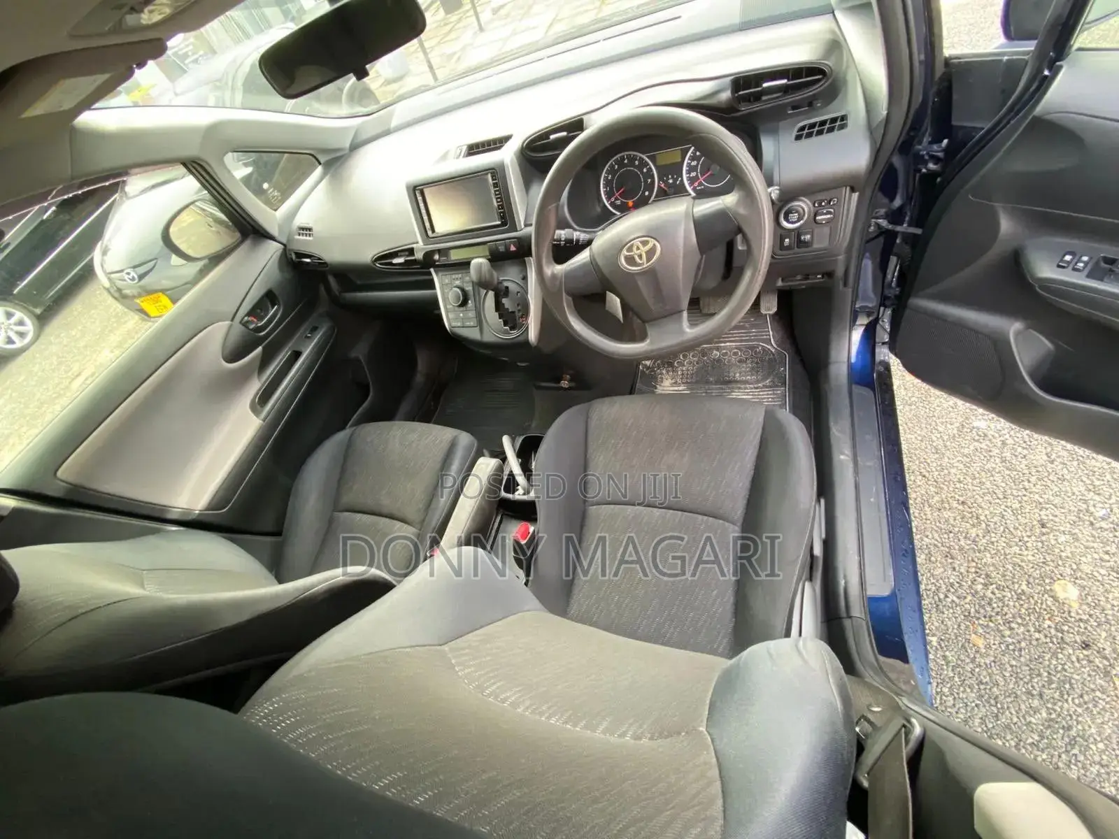 Toyota Wish 2012 Blue