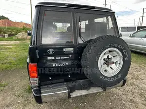 Toyota Land Cruiser Prado 1999 Black