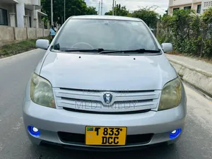 Toyota IST 2006 Silver