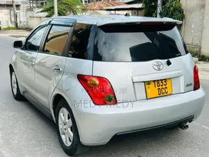Toyota IST 2006 Silver