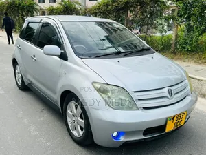 Toyota IST 2006 Silver