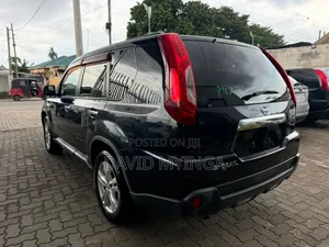 Nissan X-Trail 2012 Black