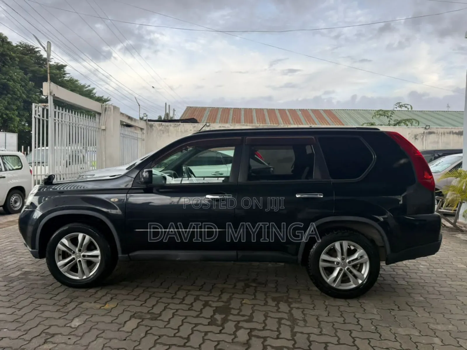 Nissan X-Trail 2012 Black