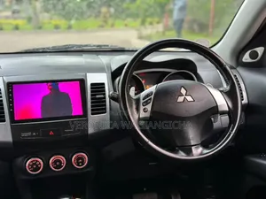 Mitsubishi Outlander 2006 White