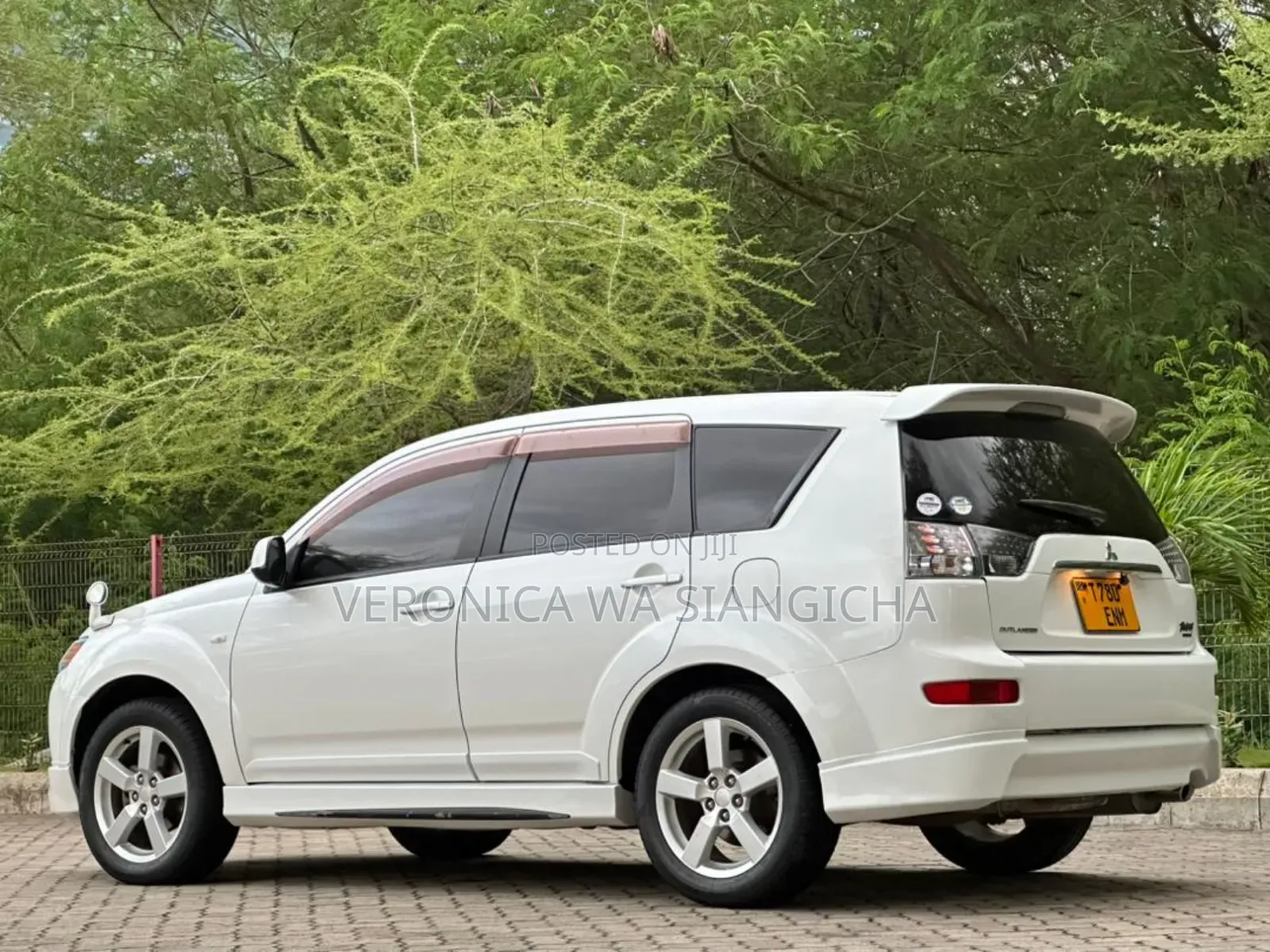 Mitsubishi Outlander 2006 White