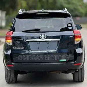 Toyota Vanguard 2011 Black