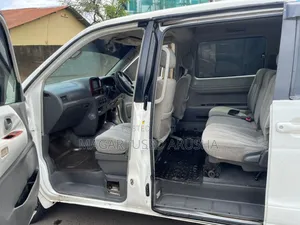 Toyota Noah 2001 White