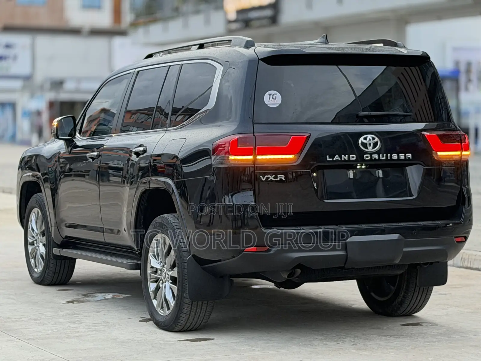 Toyota Land Cruiser LC300 2024 Black