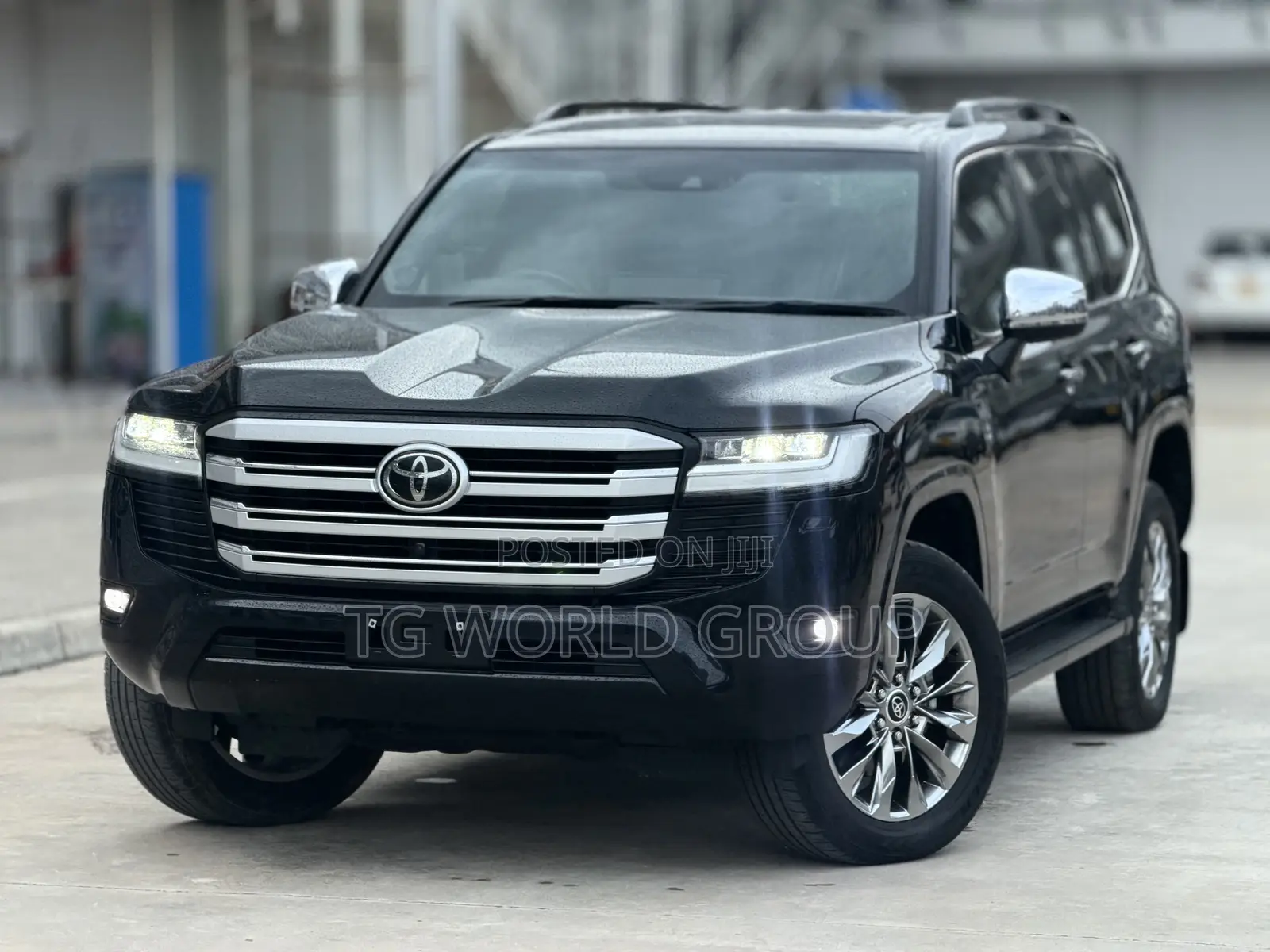 Toyota Land Cruiser LC300 2024 Black