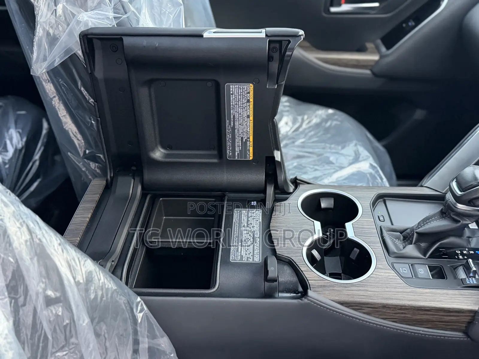 Toyota Land Cruiser LC300 2024 Black
